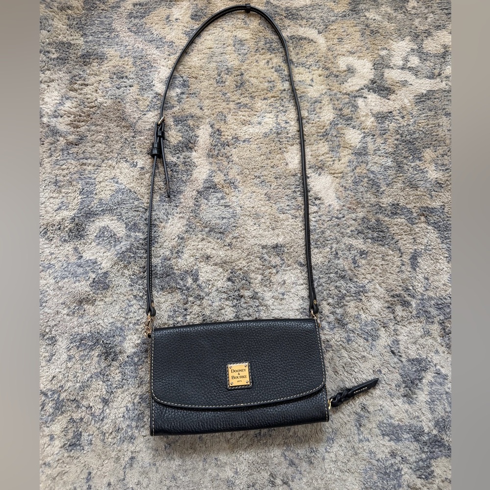 NWOT Dooney & Bourke Black Leather Crossbody wallet bag